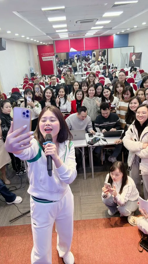 Lan Anh Daily đào tạo lớp học lớn